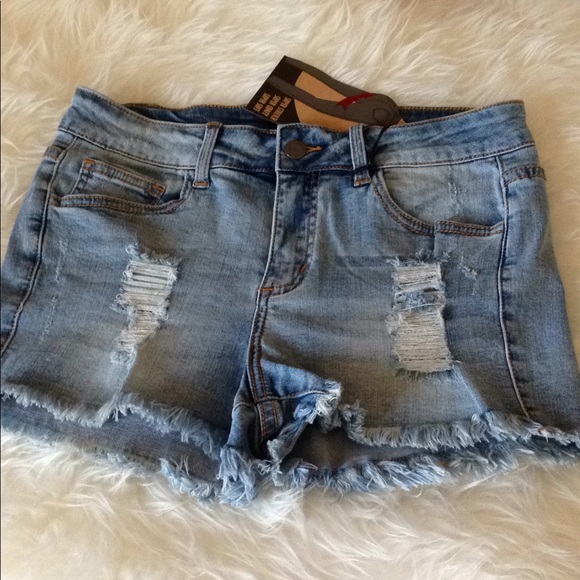 THE "MANDY" LIGHT BLUE DENIM SHORTS - Picture 7 of 7